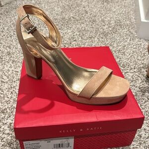 NIB, platform heels, nude, tan, size 9